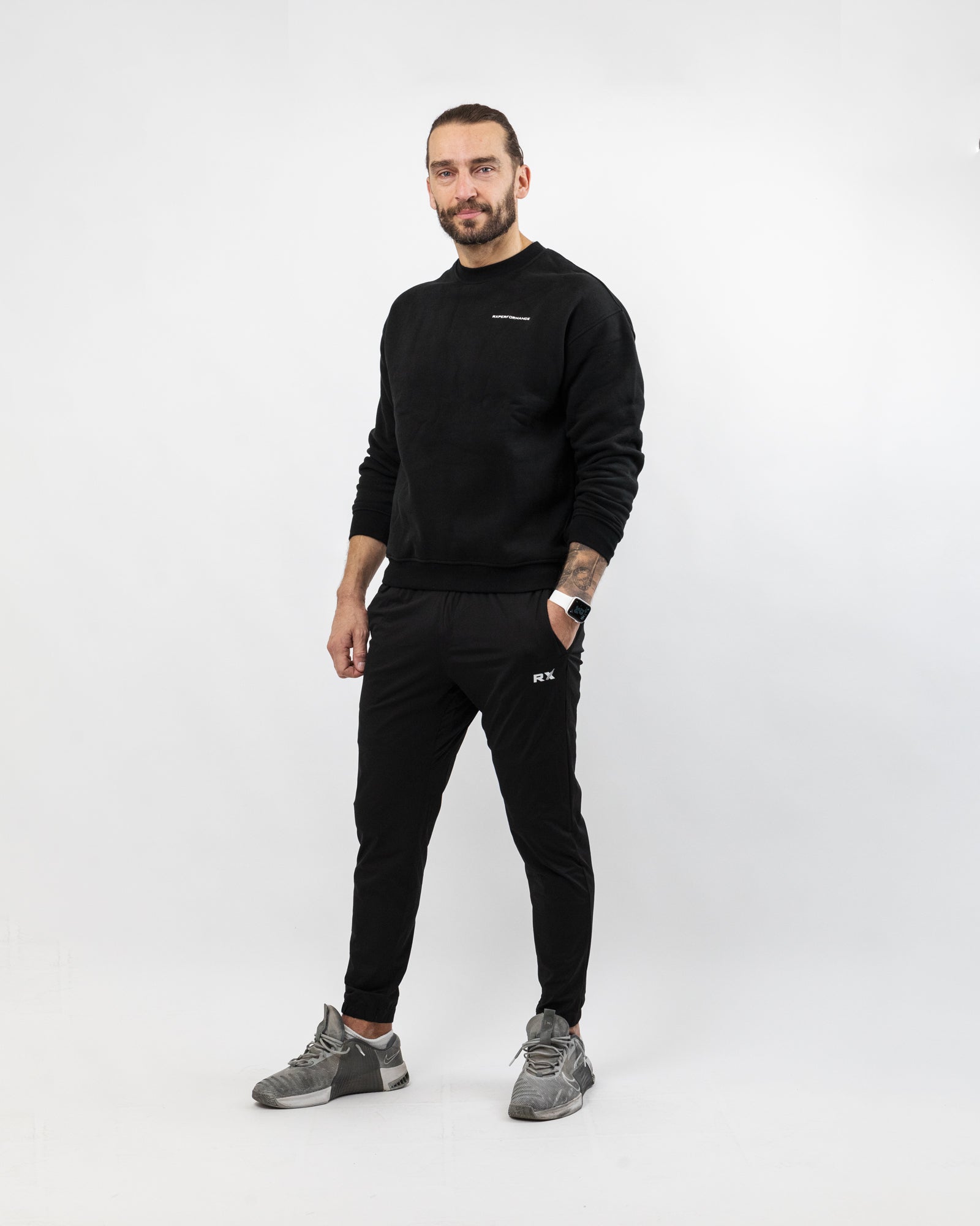 Essential Sweatshirt Black-7